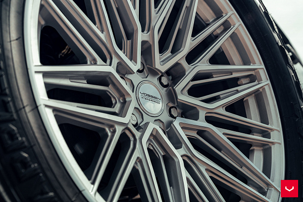 Фото дисков Vossen HF6-5 Серебро на Ford Bronco