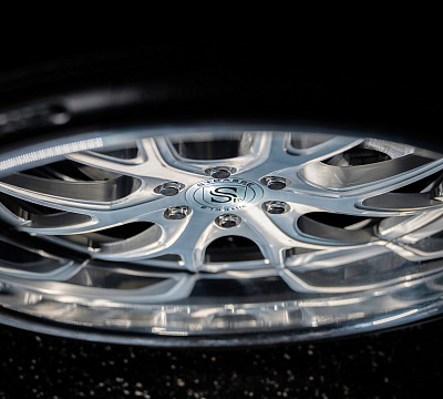 Фото дисков Strasse Wheels SM6R Signature на Dodge Viper