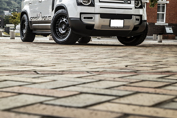 Фото дисков Black Rhino AXLE Черный сатин на Land Rover Defender II