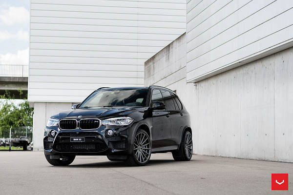 Фото дисков Vossen VFS-2 Глянцевый графит на BMW X5/X5 M (F15/F85)