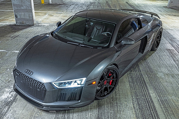 Фото дисков Strasse Wheels SM5R Deep Concave FS Черный глянец на Audi R8 (4S)