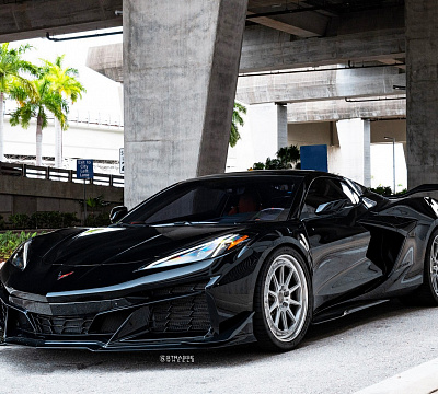 Фото дисков AL13 R10 на Chevrolet Corvette C8