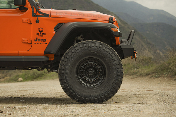 Фото дисков Black Rhino SAHARA Черный сатин на Jeep Gladiator II (JT)