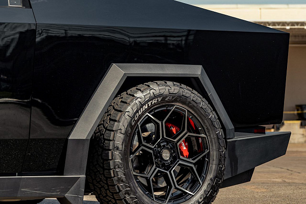 Фото дисков 4PLAY 4PS26 Черный глянец на Tesla Cybertruck