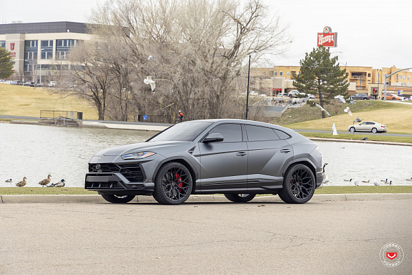 Фото дисков Vossen S17-01 Черный сатин на Lamborghini Urus