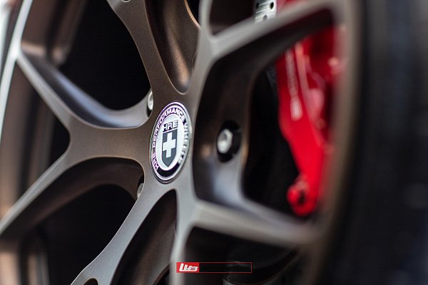 Фото дисков HRE P101 Сатиновая бронза на Porsche Cayman II