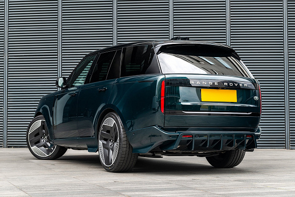 Фото дисков Kahn Type 33 Fintail Черный матовый на Land Rover Range Rover V