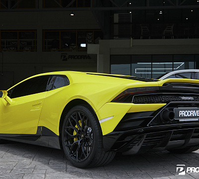 Фото дисков Vossen S17-01 на Lamborghini Huracan