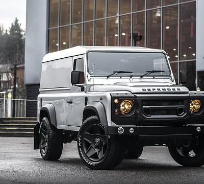 Фото дисков Kahn Mondial Retro на Land Rover Defender I