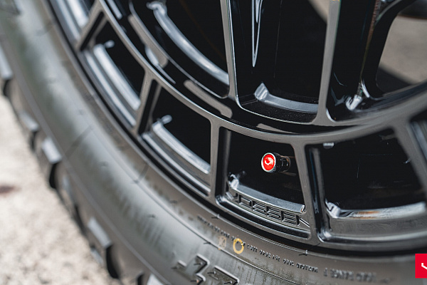 Фото дисков Vossen HFX-1 (6-Lug) Черный глянец на Toyota Hilux VIII