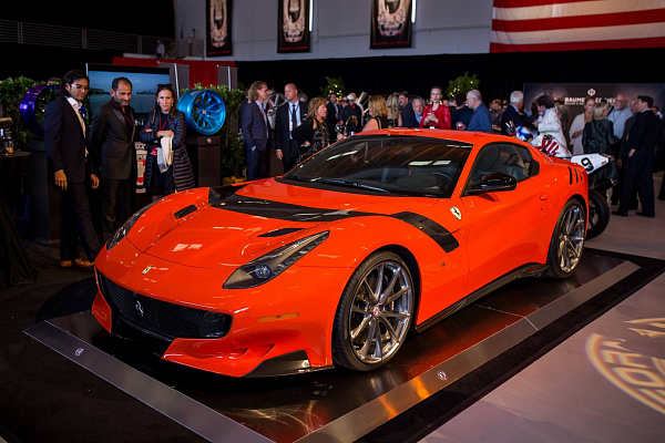 Фото дисков HRE P204 Глянцевый темный лак на Ferrari F12