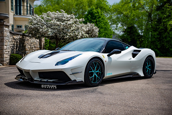 Фото дисков Strasse Wheels SM5R Signature Другой цвет на Ferrari 488