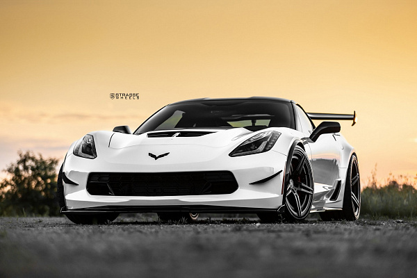 Фото дисков Strasse Wheels SP5R Deep Concave Duoblock Черный матовый на Chevrolet Corvette C7