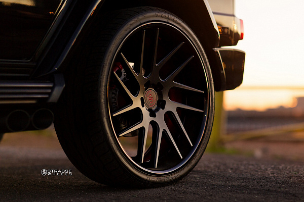 Фото дисков Strasse Wheels SM7T Deep Concave Черный сатин на Mercedes-Benz G-Class II
