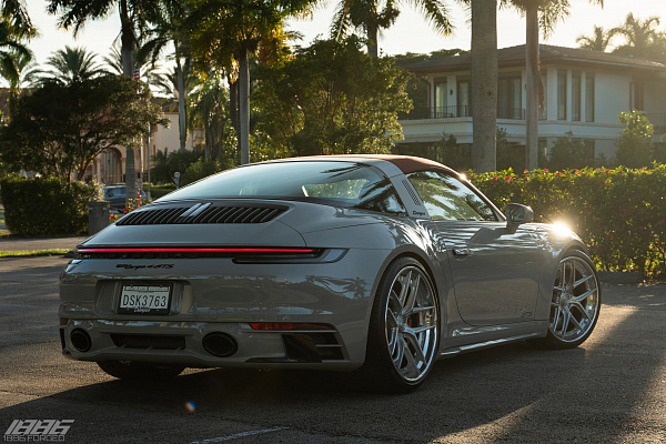 Фото дисков 1886 Wheels S007 Глянцевый лак на Porsche 911 VIII