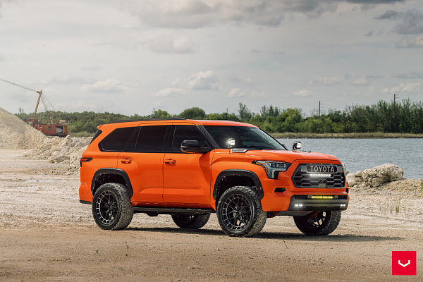 Фото дисков Vossen HFX-1 (6-Lug) Черный глянец на Toyota Sequoia III