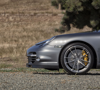 Фото дисков HRE P104 на Porsche 911 VI