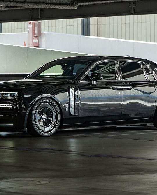 Фото дисков LC3-11 Черный глянец на Rolls-Royce Phantom