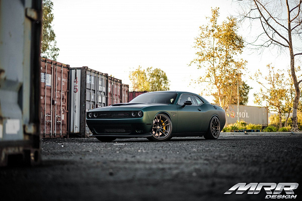 Фото дисков MRR M392 Сатиновая бронза на Dodge Challenger III
