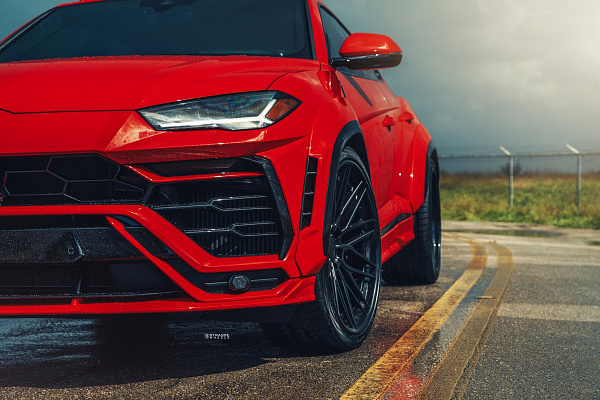 Фото дисков Strasse Wheels SV10M Track Черный сатин на Lamborghini Urus