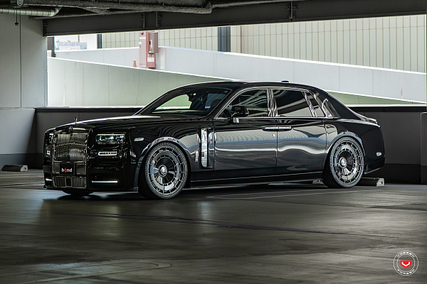 Фото дисков Vossen LC3-11 Черный глянец на Rolls-Royce Phantom