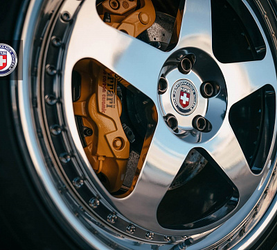 Фото дисков HRE 305 на Ferrari 458