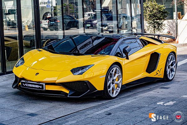 Фото дисков NOVITEC NL4 Глянцевый лак на Lamborghini Aventador