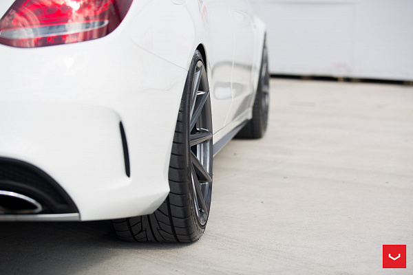 Фото дисков Vossen VFS-10 Глянцевый графит на Mercedes-Benz C-Class (W205)