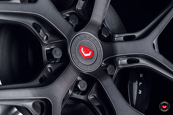 Фото дисков Vossen LC3-01 Сатиновый тонированный лак на Tesla Model S