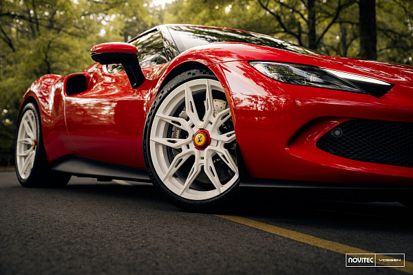 Фото дисков NOVITEC NF11 Белый глянец на Ferrari 296