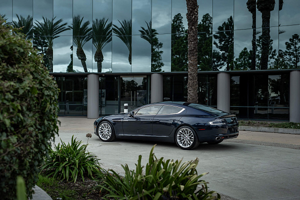 Фото дисков HRE P200 Глянцевый лак на Aston Martin Rapide 2