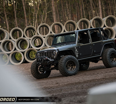 Фото дисков BC Forged LE10 // MLE10 на Jeep Wrangler III (JK)