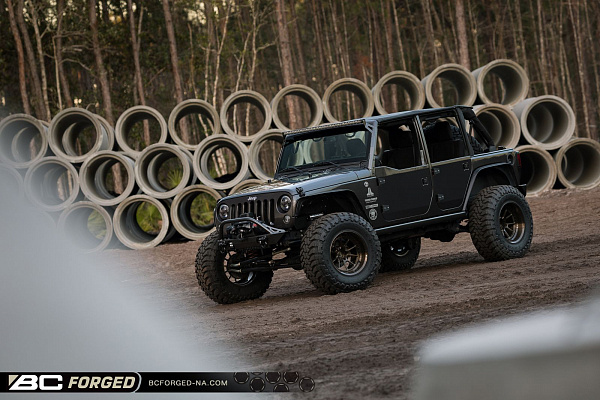 Фото дисков BC Forged LE10 // MLE10 Глянцевая темная бронза на Jeep Wrangler III (JK)