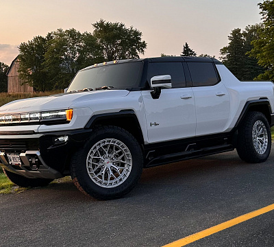 Фото дисков Vossen LC3-01T на GMC Hummer EV