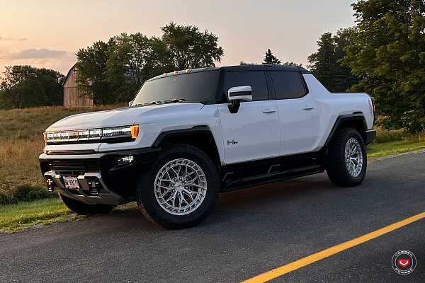 Фото дисков Vossen LC3-01T Глянцевый лак на GMC Hummer EV