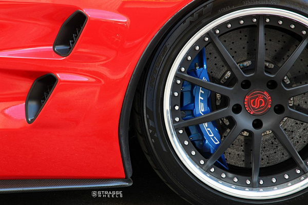Фото дисков Strasse Wheels R10 Signature Черный сатин на Chevrolet Corvette C6