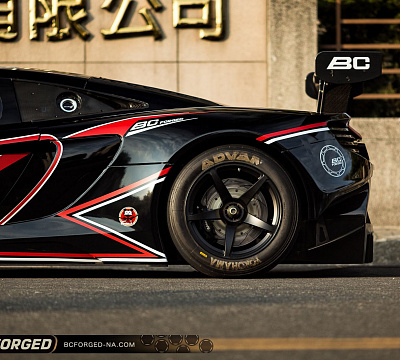 Фото дисков BC Forged RS45 на McLaren 650S
