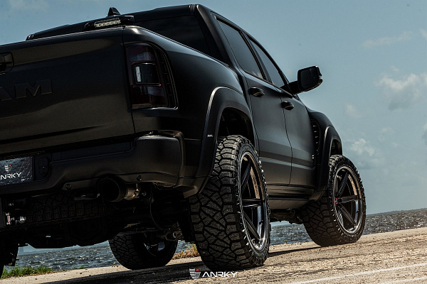 Фото дисков Anrky AN36-S Черный сатин на Ram 1500 V