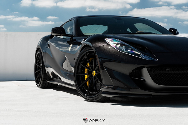 Фото дисков Anrky AN38 Черный сатин на Ferrari 812