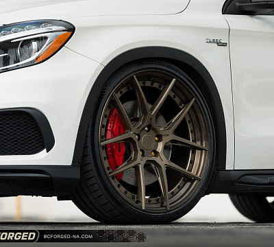 Фото дисков BC Forged HCA381 на Mercedes-Benz GLA (X156)