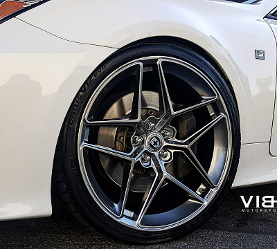 Фото дисков HRE FF11 на Lexus RC
