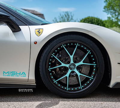 Фото дисков Strasse Wheels SM5R Signature на Ferrari 488