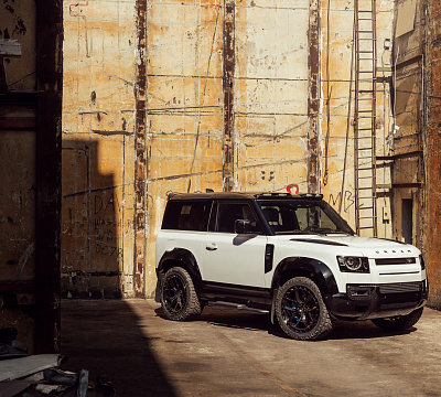 Фото дисков Vossen UV-X на Land Rover Defender II