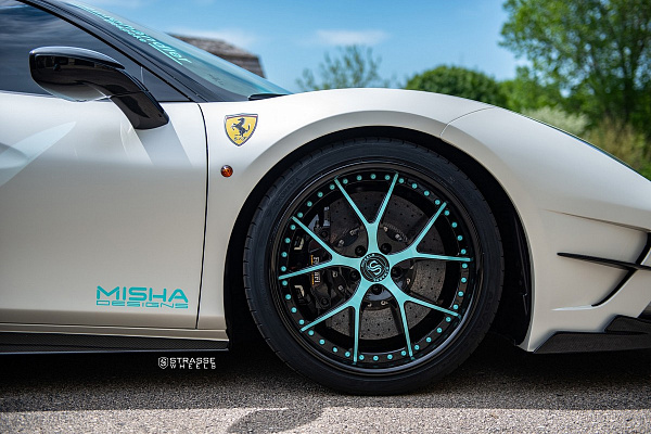 Фото дисков Strasse Wheels SM5R Signature Другой цвет на Ferrari 488