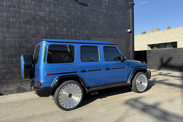 Фото дисков Giovanna Dicotto Глянцевый лак на Mercedes-Benz G-Class III