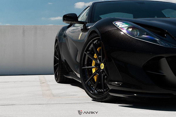 Фото дисков Anrky AN38 Черный сатин на Ferrari 812