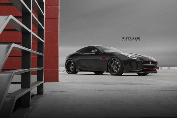 Фото дисков Strasse Wheels SM5R Signature Черный глянец на Jaguar F-Type