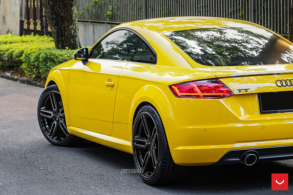 Фото дисков Vossen HF-1 Глянцевый темный лак на Audi TT (8S)