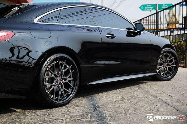 Фото дисков Vossen M-X3 (3-Piece) Сатиновый графит на Mercedes-Benz E-Class (W213, S213, C238)