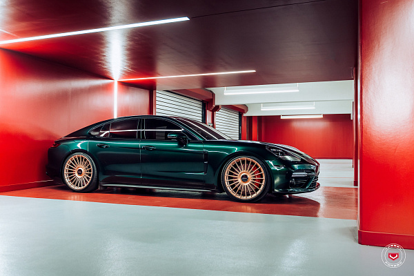 Фото дисков Vossen S17-13 Сатиновая шампань на Porsche Panamera II